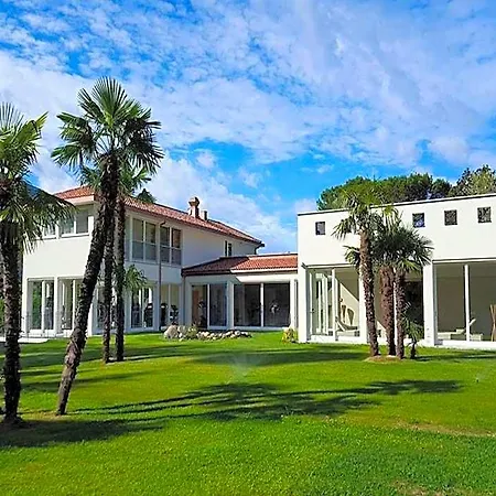 Favorita - Parkhotel Delta Hotell 4*