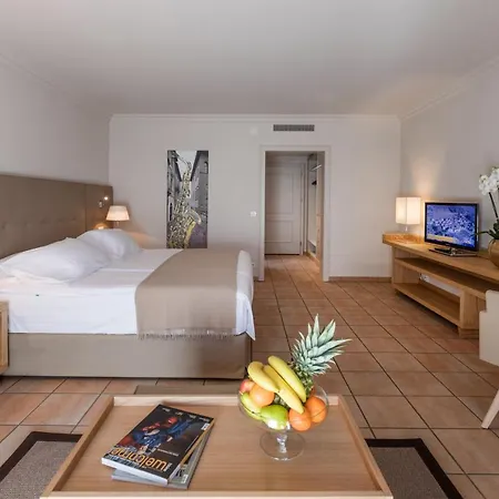 Favorita - Parkhotel Delta 4*