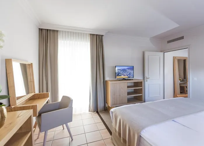 Favorita - Parkhotel Delta 호텔 4*