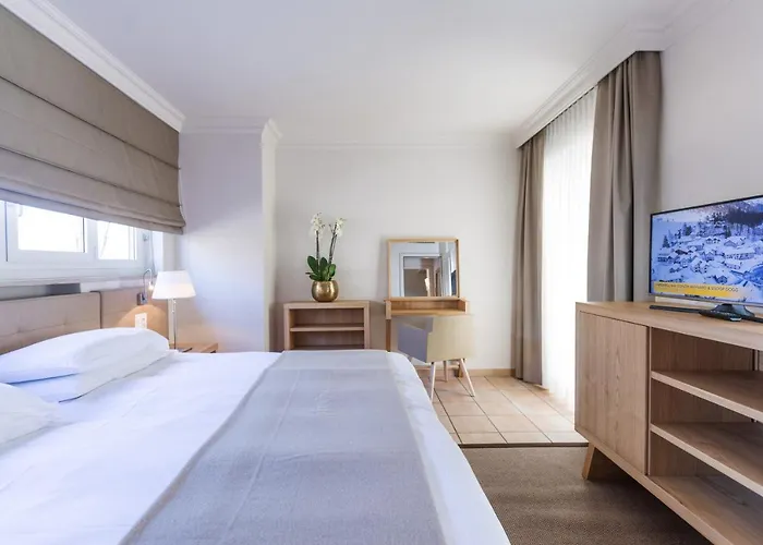 Ξενοδοχείο Favorita - Parkhotel Delta Ασκόνα